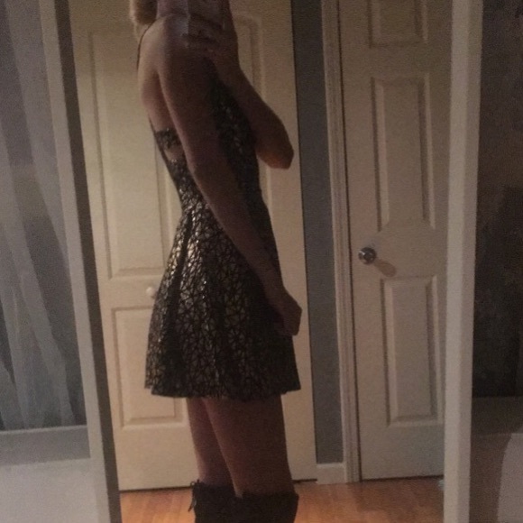 🚨 Event Dress - Picture 2 of 5